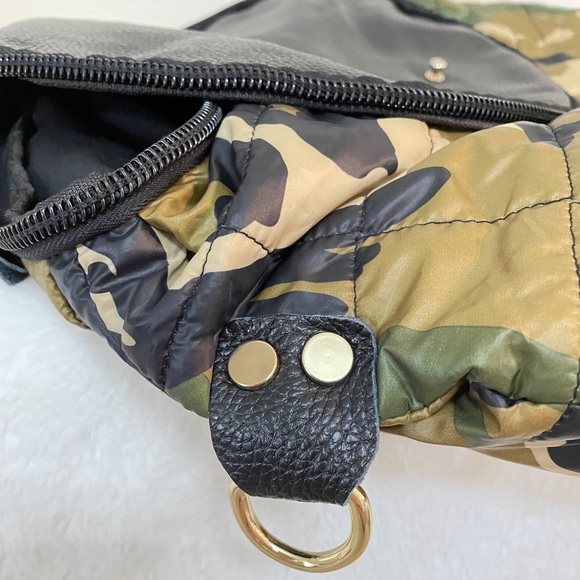 Camouflage Pattern Large Soft Bag - Picture 12 of 14